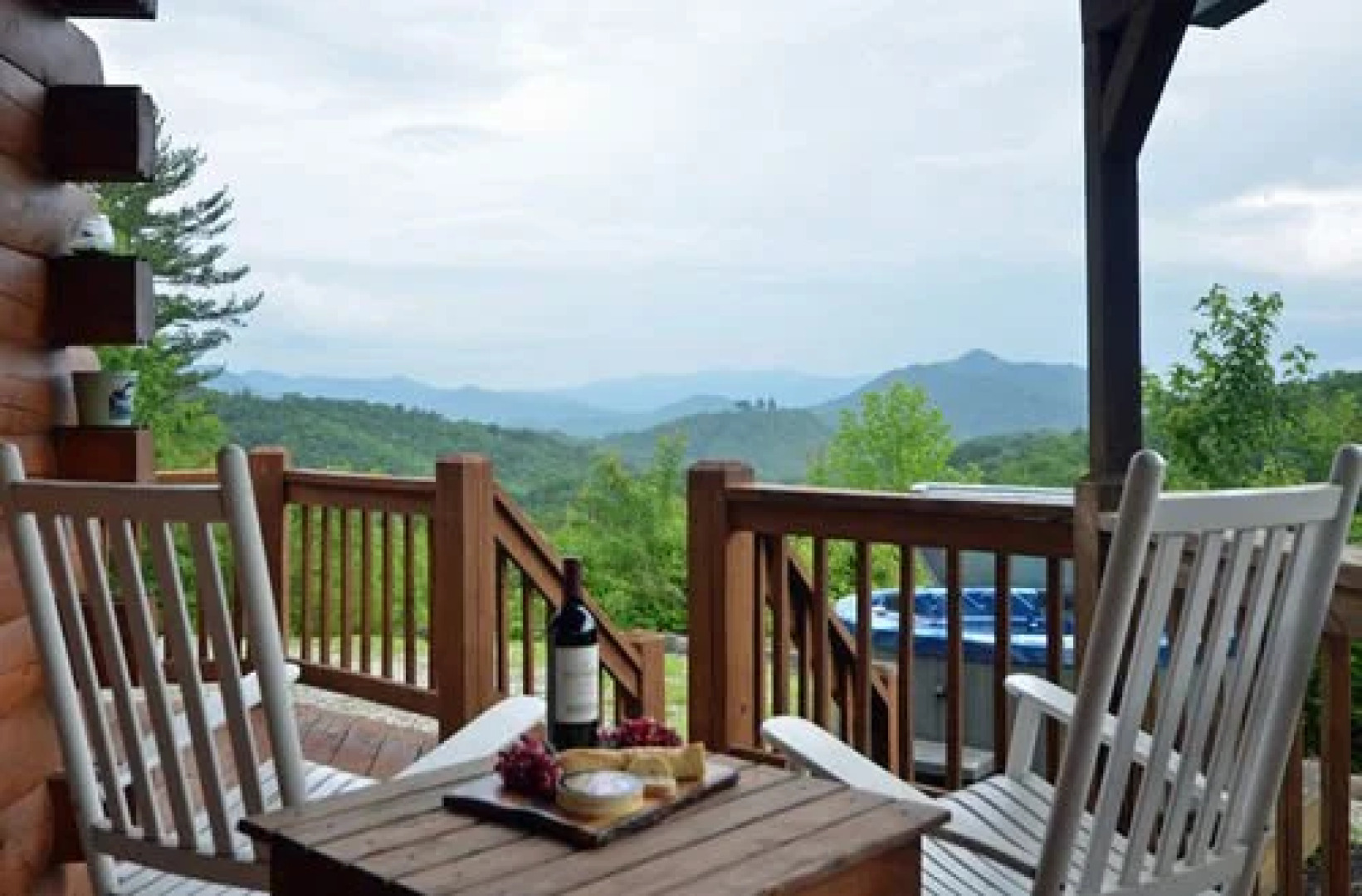 Above the Ridge 3 Br Cabin by RedAwning