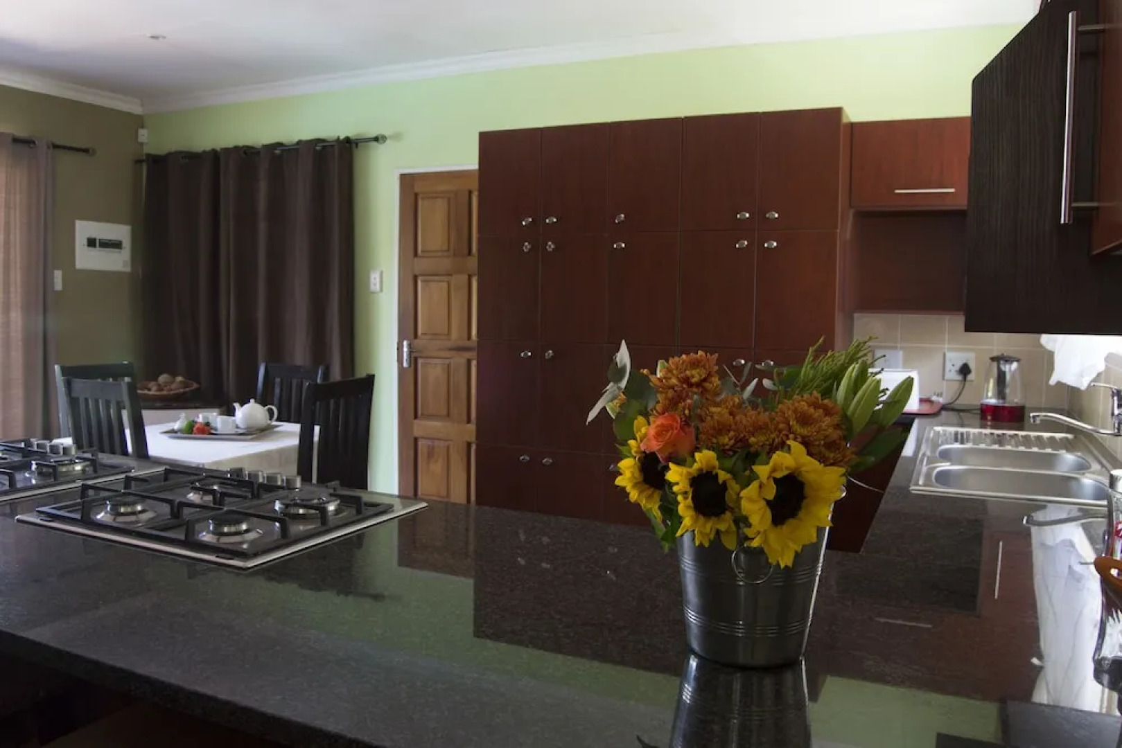 Summer Garden Guest House (Urban Jungle)