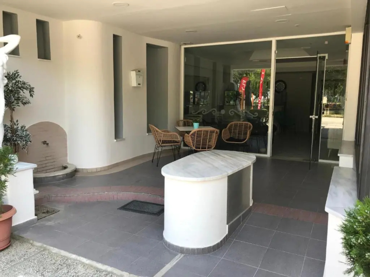 Aqua Beachfront Elegant Hotel