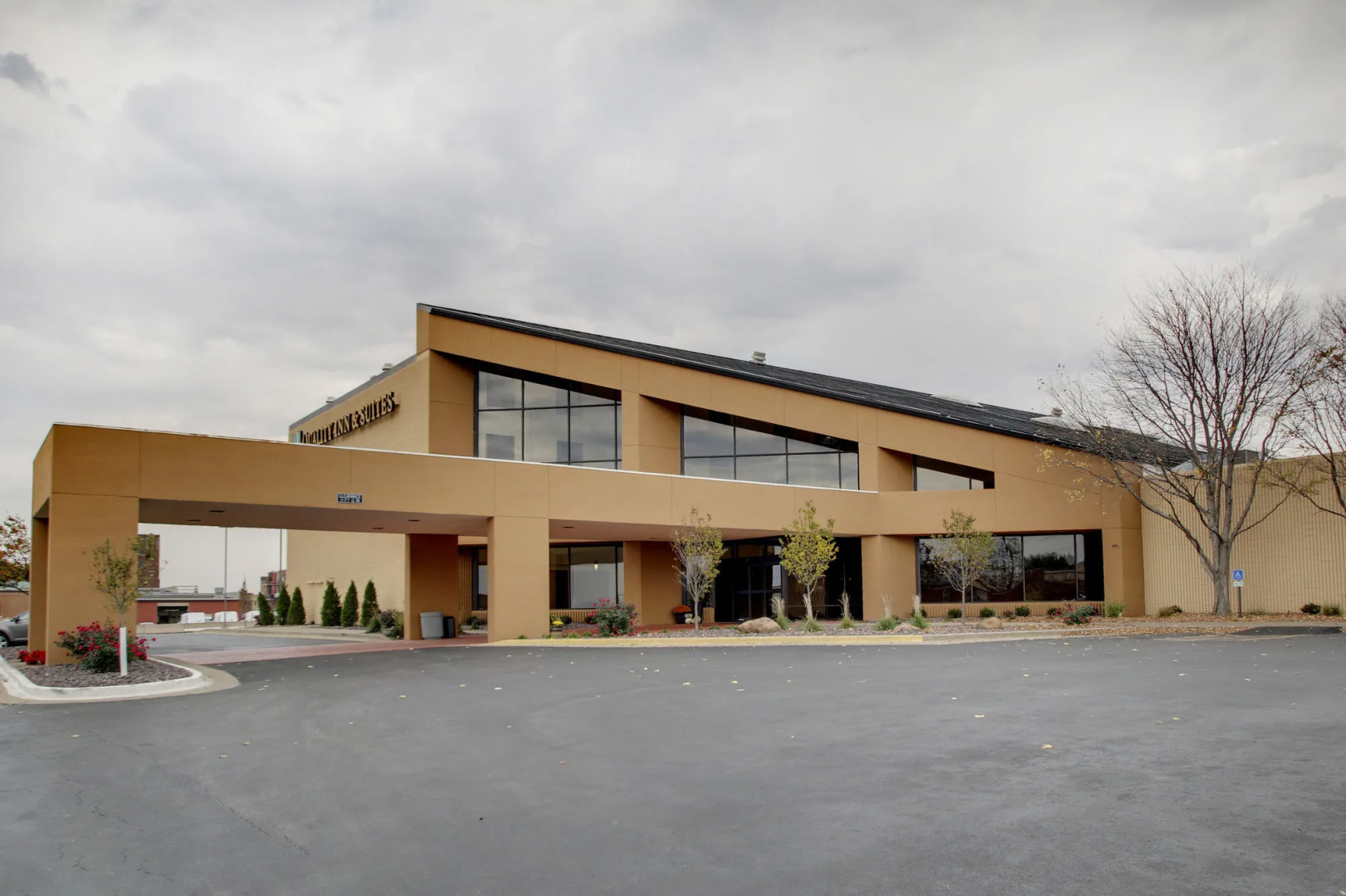 The Atrium Hotel on Third