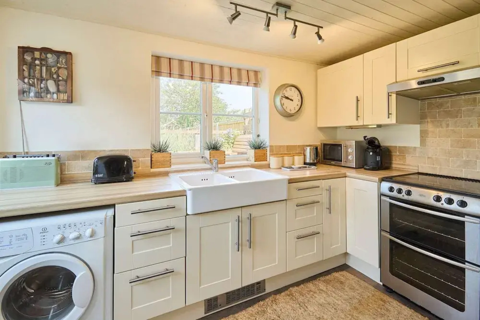 Host Stay Pebble Cottage