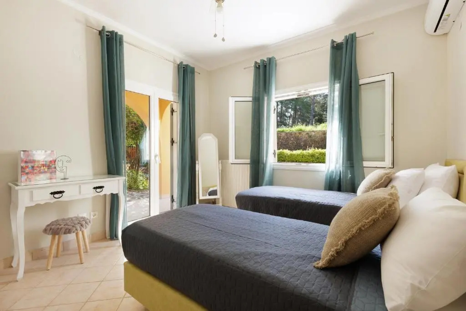 Spyrelia 4BD Villa with 2BD Guesthouse by Konnect, Private Pool & Outdoor Jacuzzi included