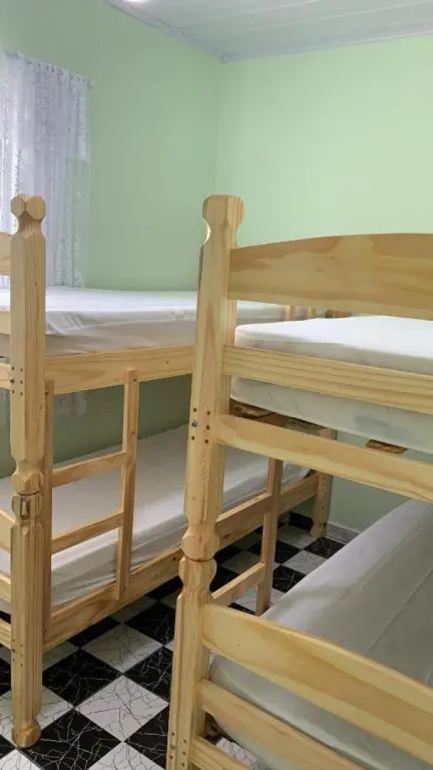 Casa, 1 quadra da praia.