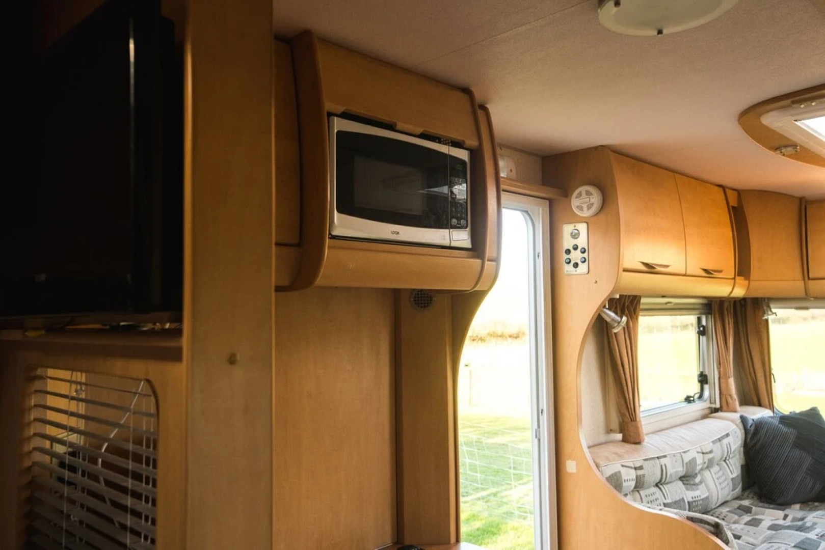 Charming 1-bed House in Holyhead