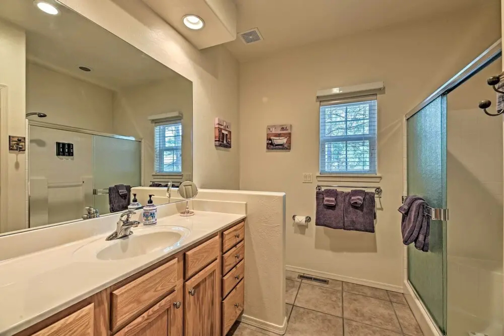 Upscale Show Low Haven w/ Fire Pit & Game Room!