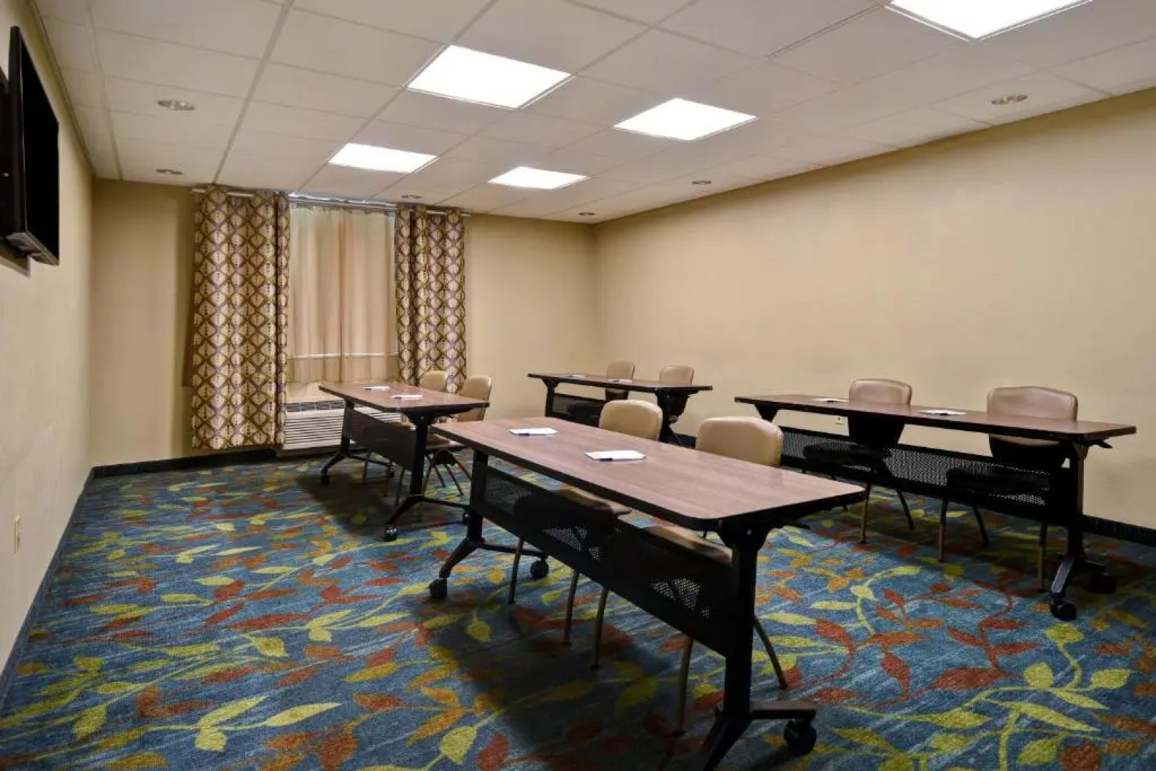 Candlewood Suites St. Clairsville by IHG