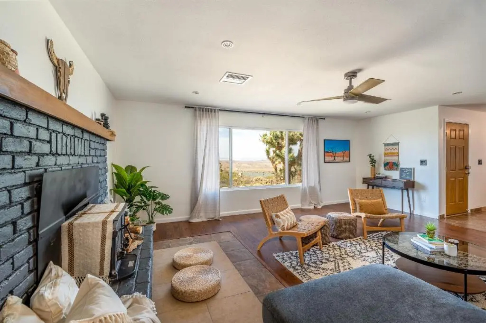 The Full Moon, Joshua Tree: Hot Tub, Sauna, Views