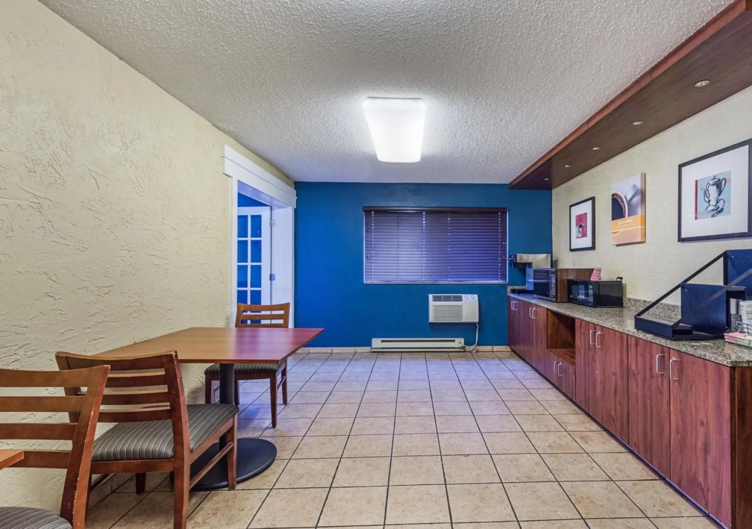 Rodeway Inn & Suites Grand Rapids Southeast