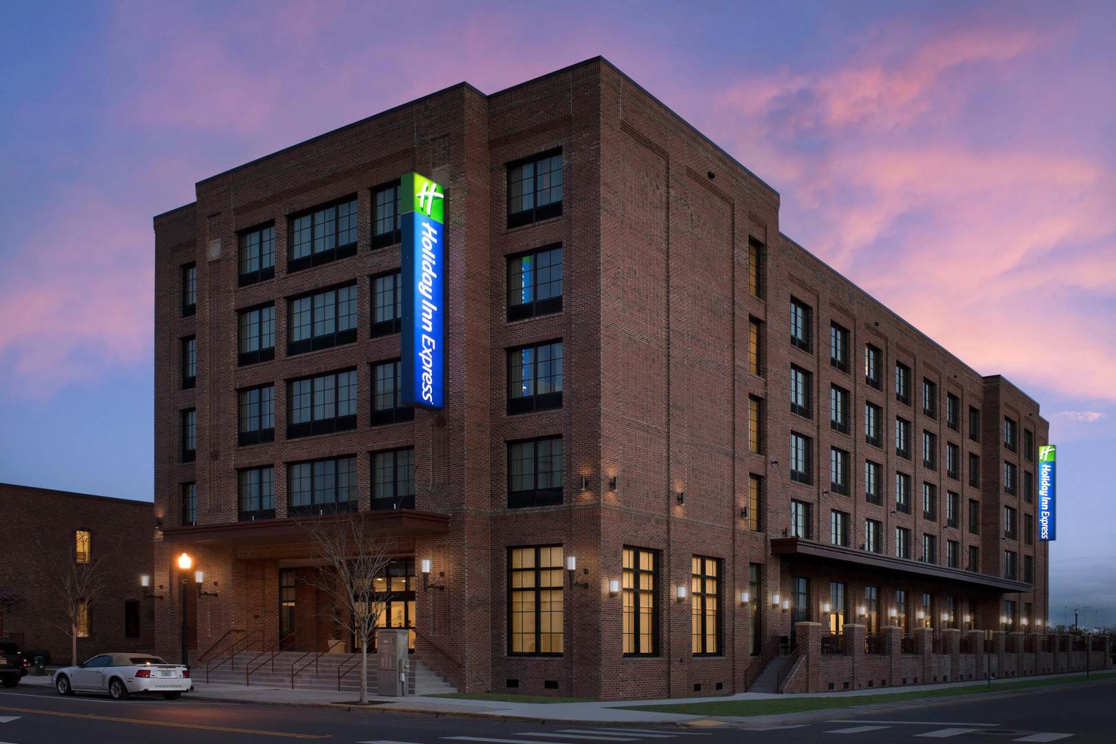 Holiday Inn Express Pensacola Downtown by IHG
