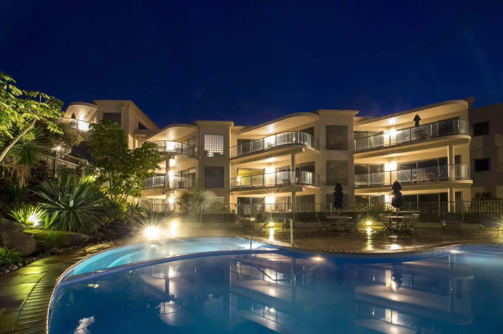 The Reef Beachfront Apartments