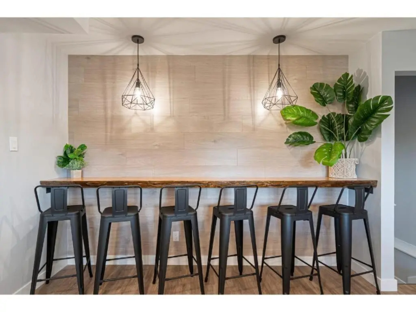 The Riverside I Patio & BBQ I Fire pit I Sleeps 17