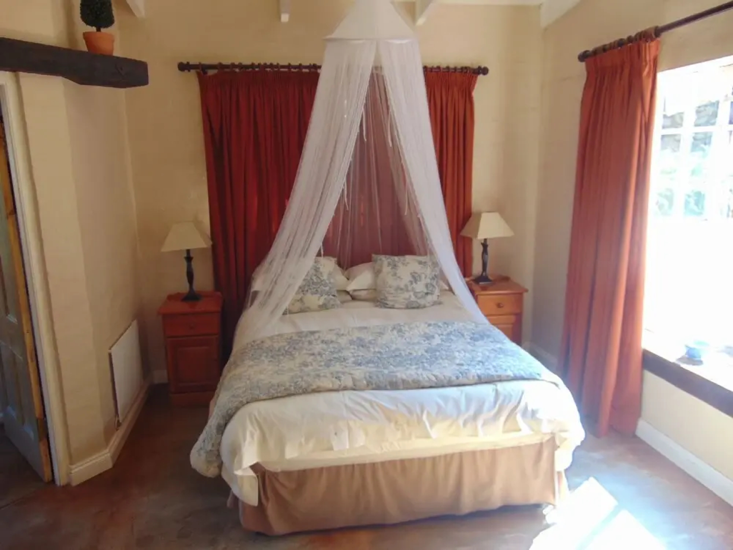 Fountain Baths Guest Cottages