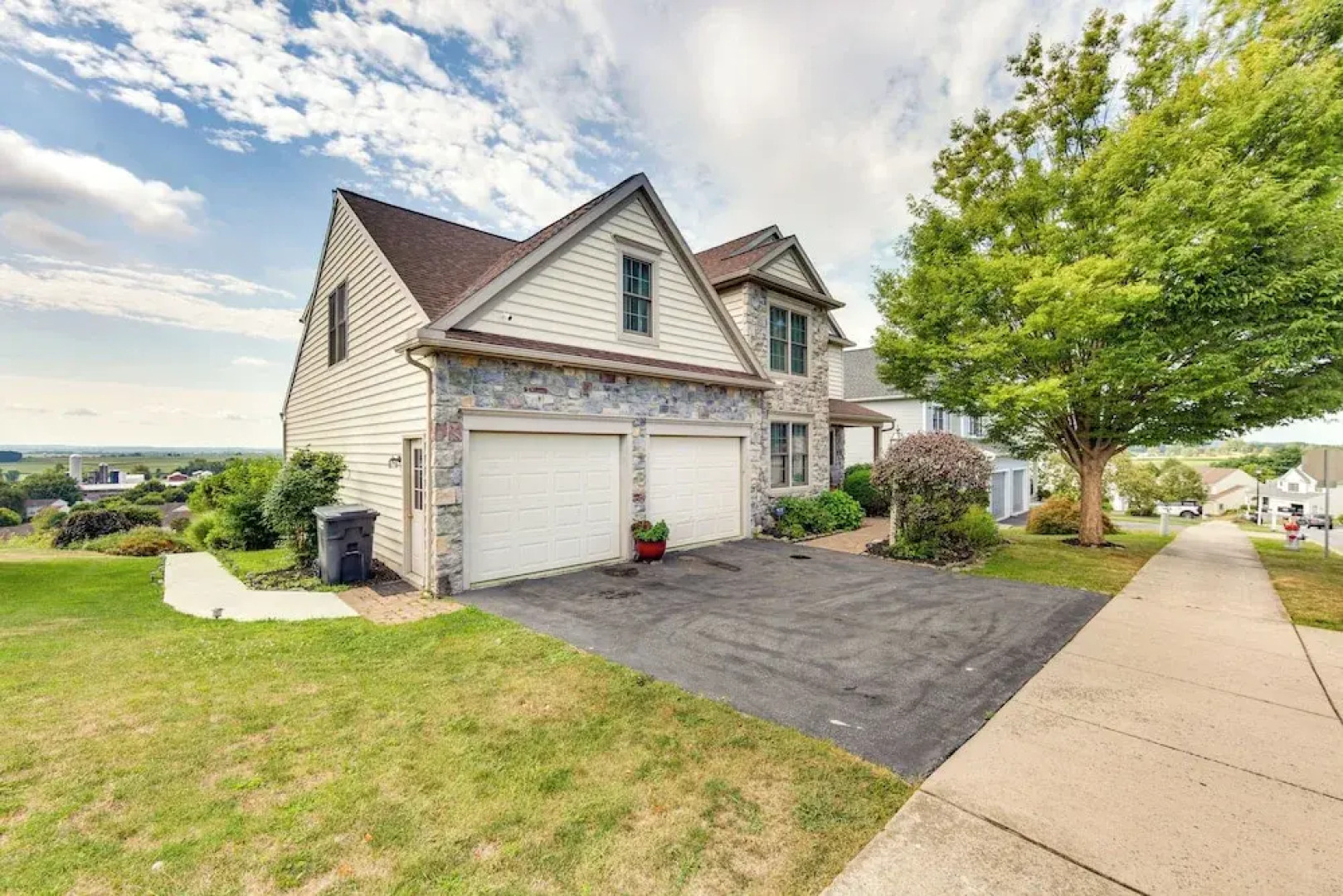 Mountville Rental w/ Private Patio & Gas Grill!