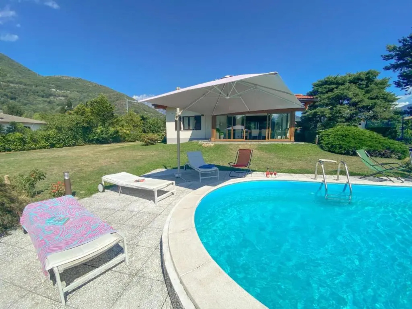 Paradiso-Boschetto Strand Bungalow mit Pool