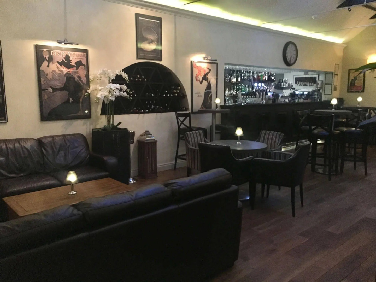 Le Bouchon Brasserie & Hotel