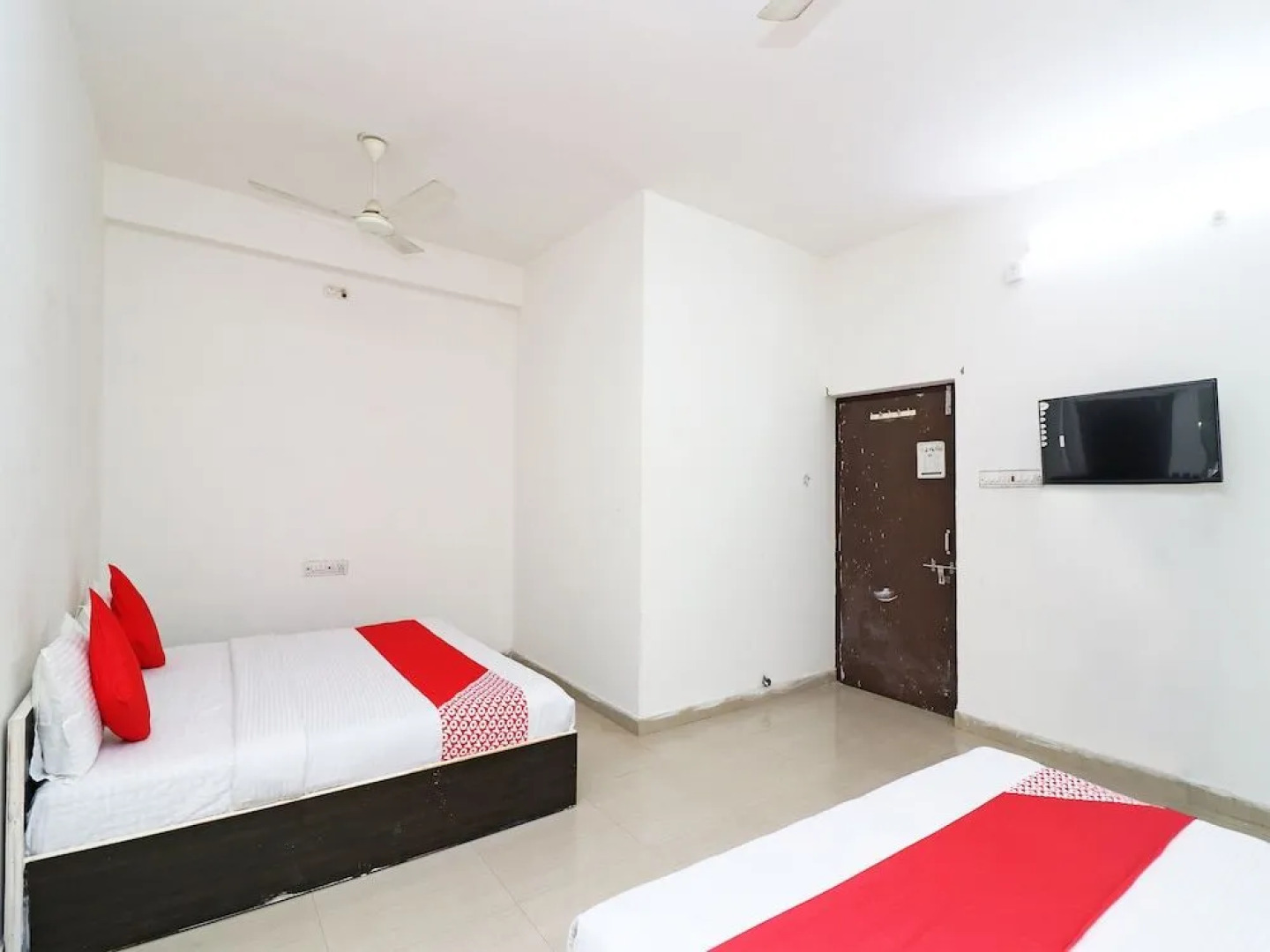 OYO 19827 Shree Ram Palace