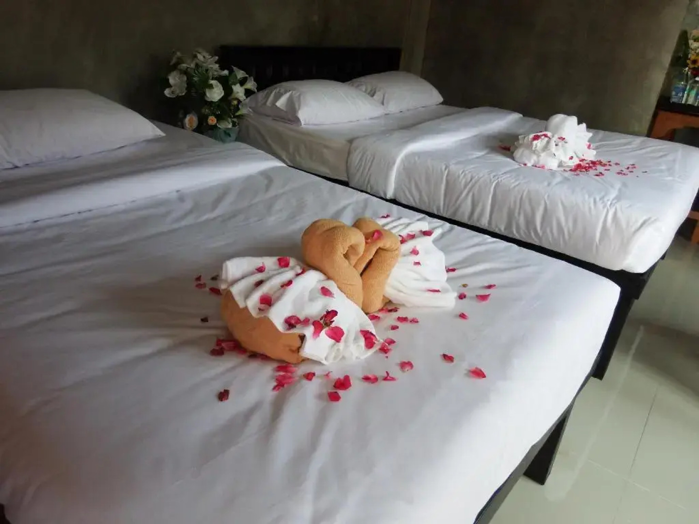 Pon-Pon & Nuan-La-Or