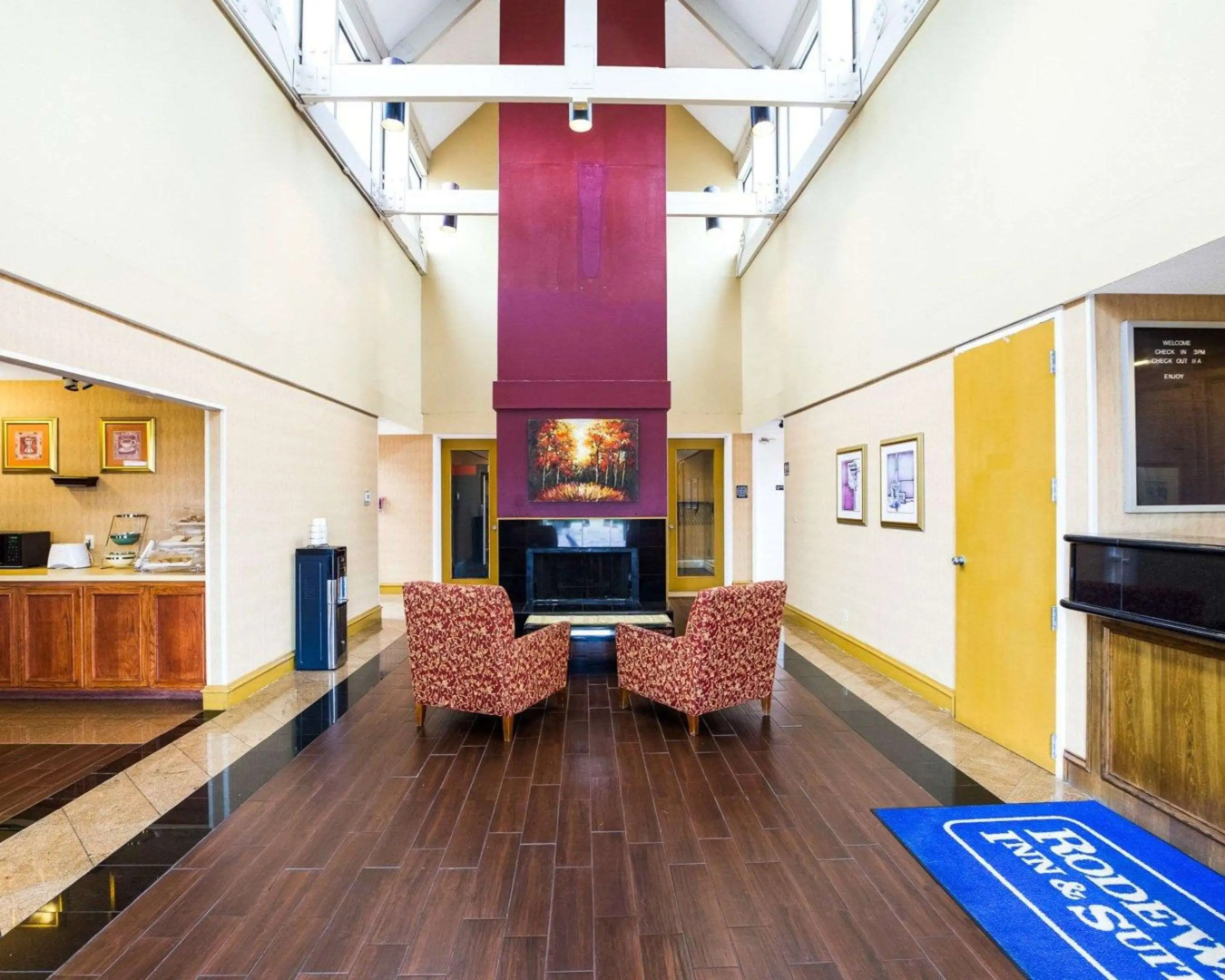 Rodeway Inn & Suites South of Fiesta Park