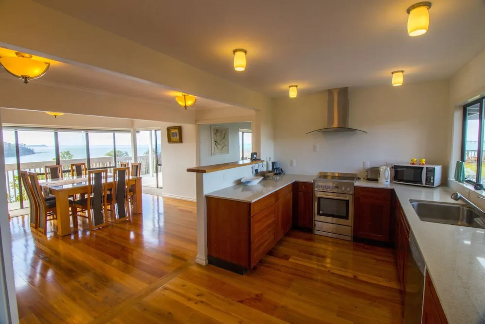 Orewa Cliff Top Holiday Home