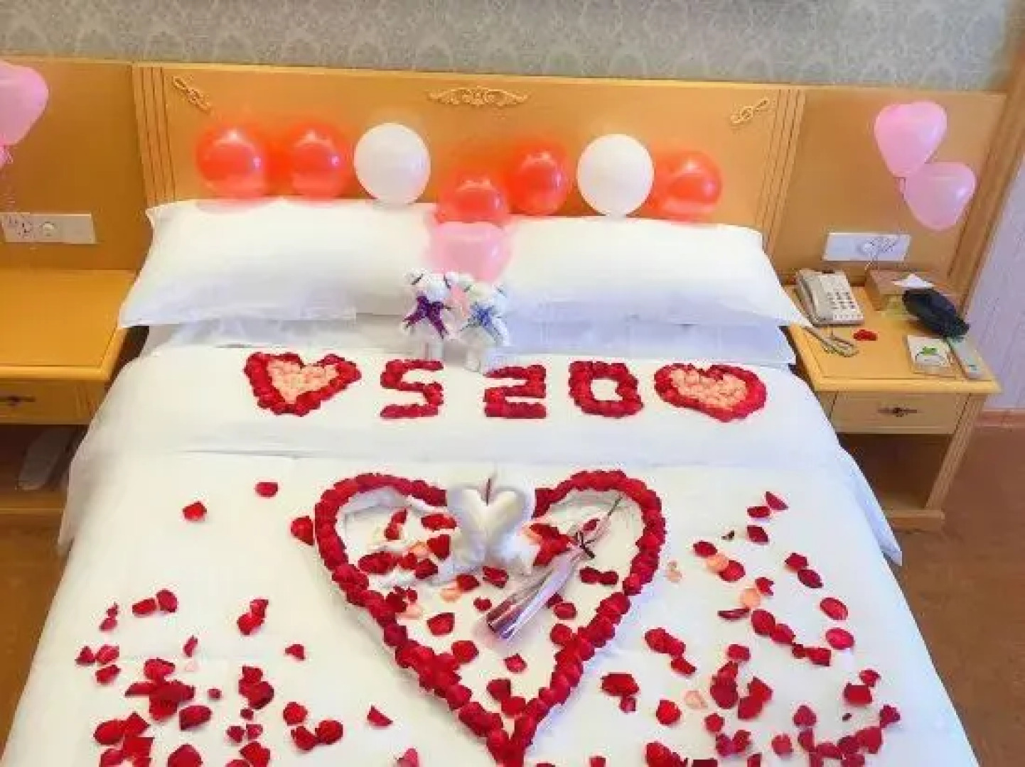 Vienna Hotel (Lingshan Liufengshan Pedestrian Street)