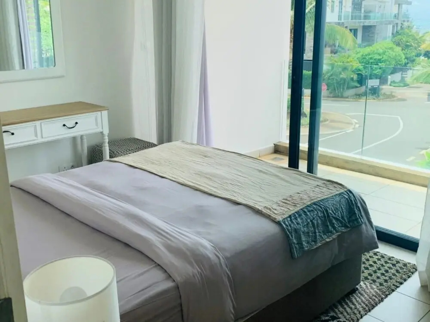 Azuri Residences by Life in Blue