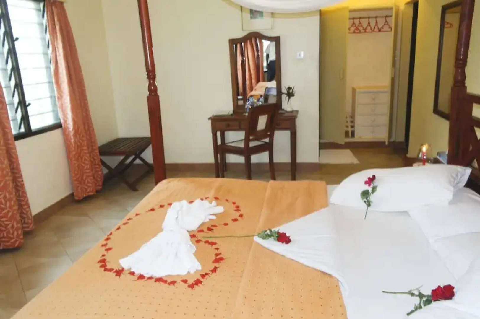 Jumuia Beach Resort Kanamai