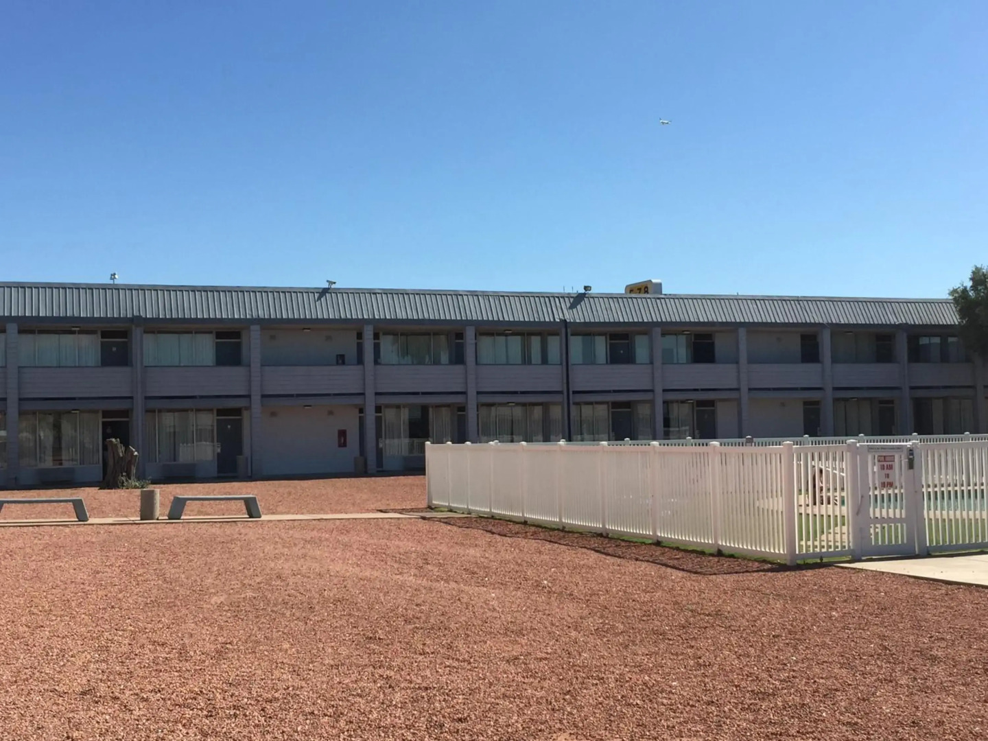 E-Z 8 Motel Phoenix Airporter