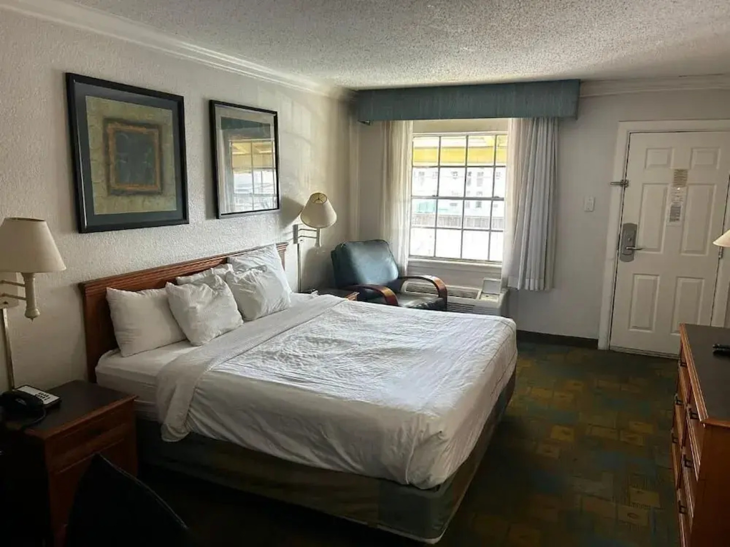 Causeway Inn - Metairie