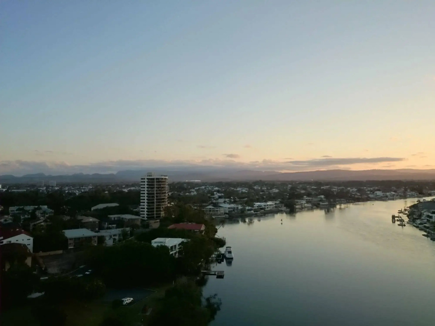 Surfers Hawaiian Apartments