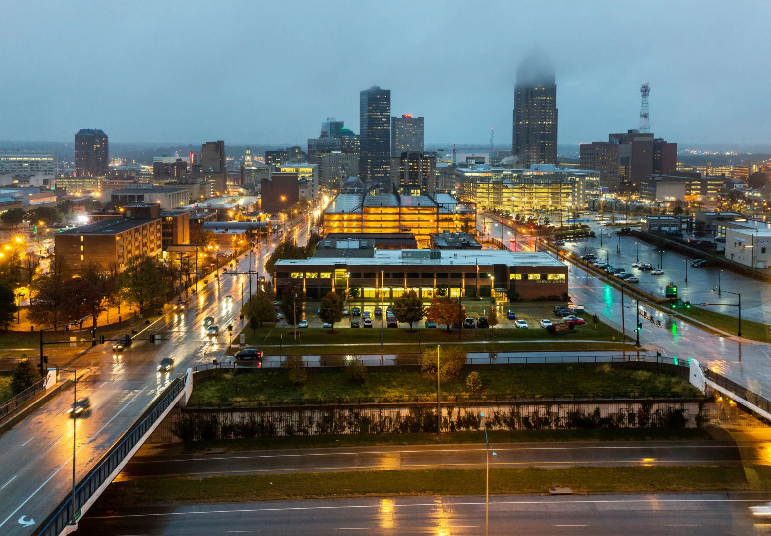 Holiday Inn Downtown - Mercy Area by IHG