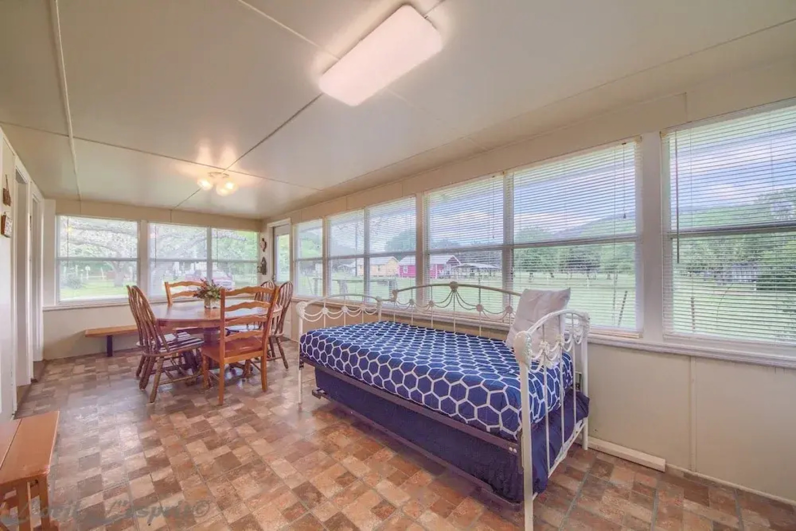 Texas Blue Wagon Rr9084b3 7 Bedroom Home by RedAwning