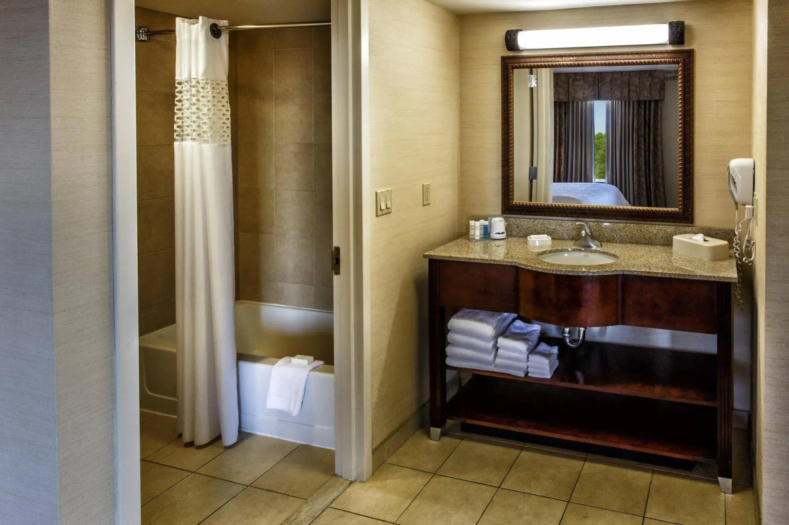 Hampton Inn & Suites Staten Island