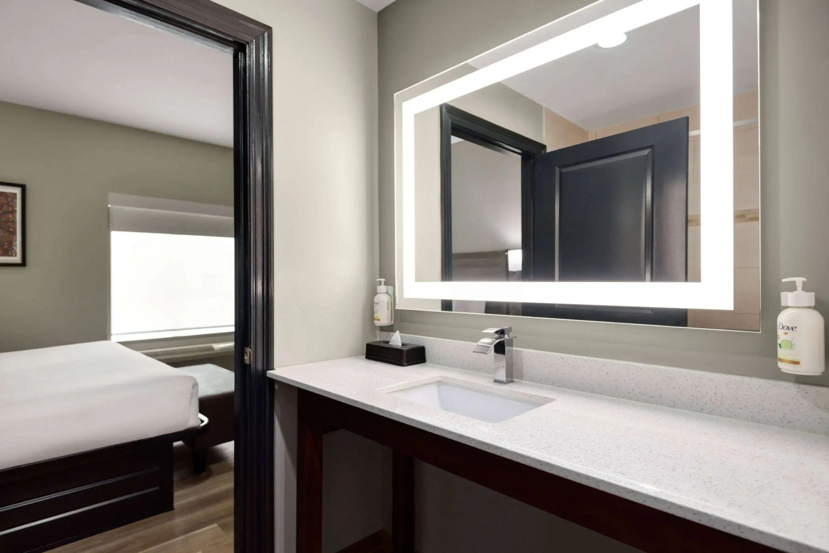 La Quinta Inn & Suites by Wyndham Gonzales LA