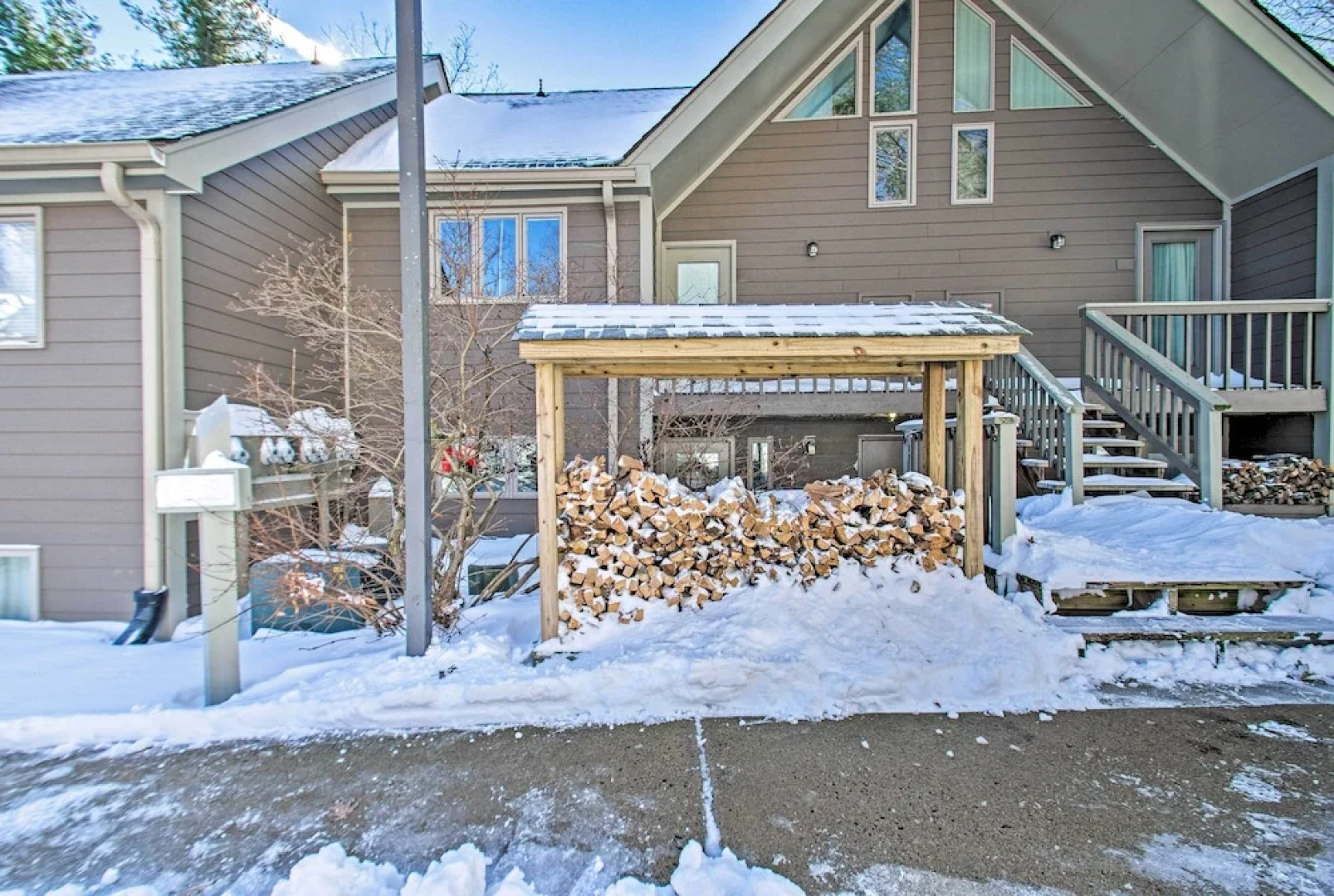 Wintergreen Resort Escape ~ Walk to Ski Lift!