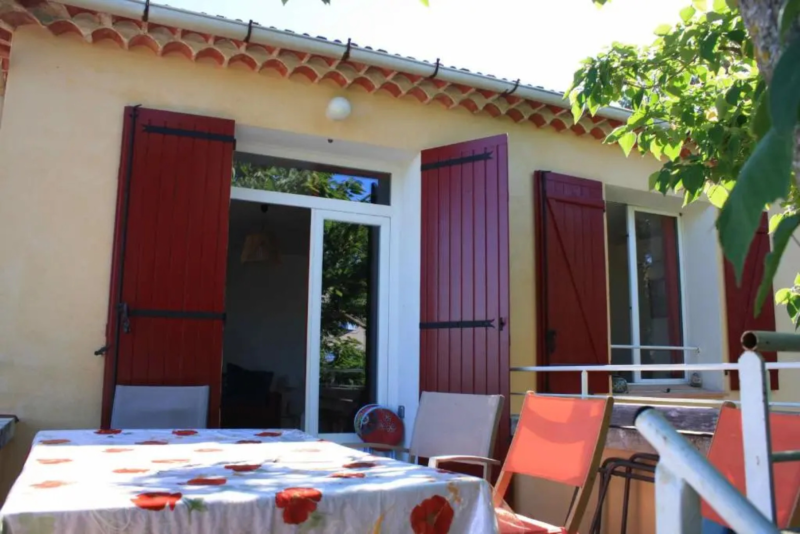 À l'ombre du mûrier