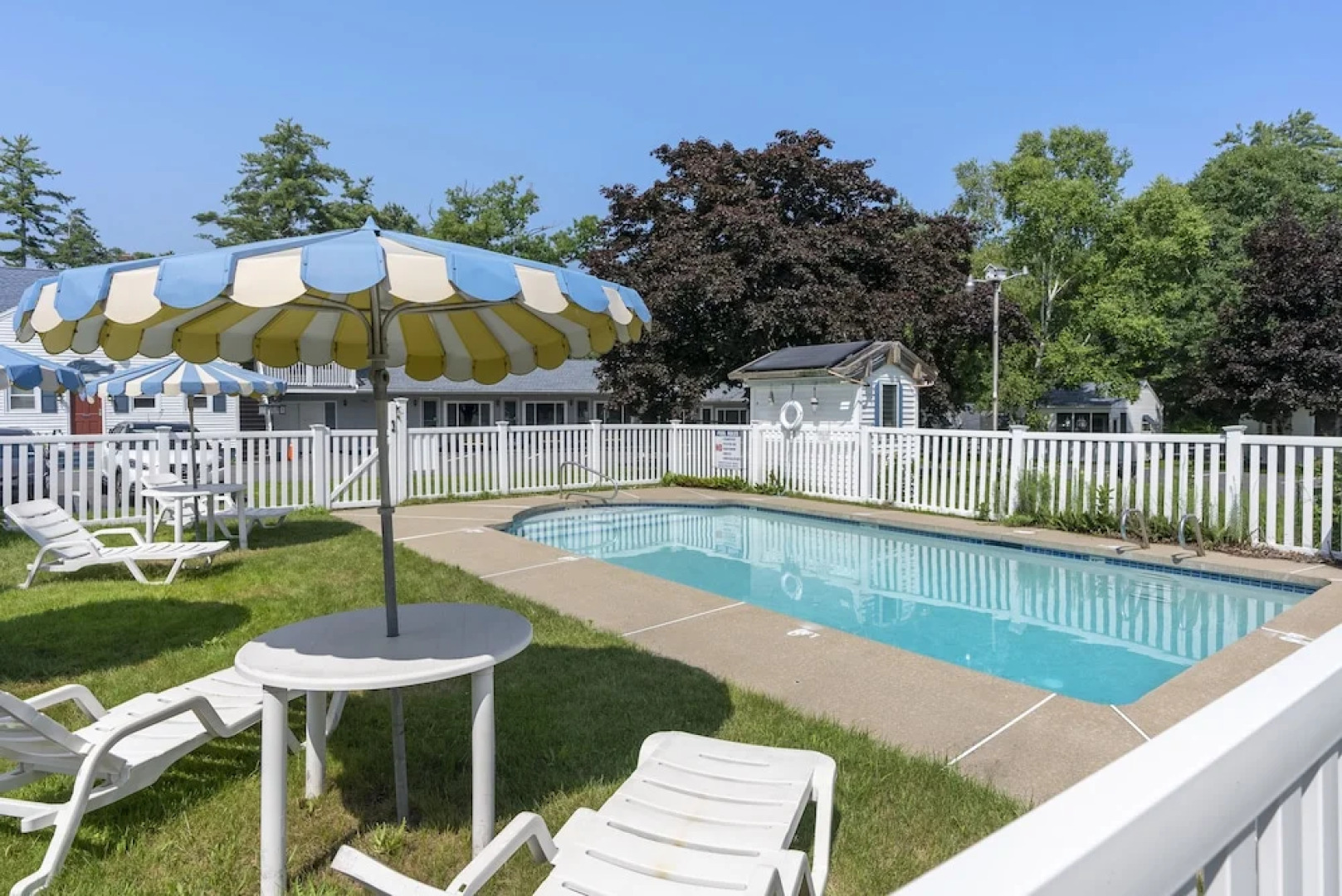 The Beaches Motel and Cottages