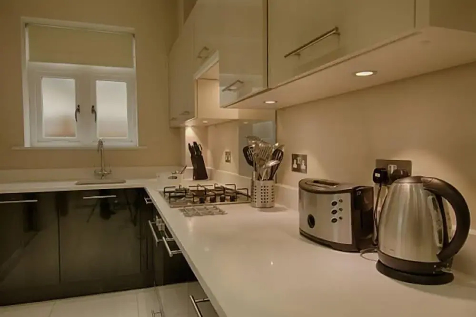 Roomspace Apartments -Kinnaird Court