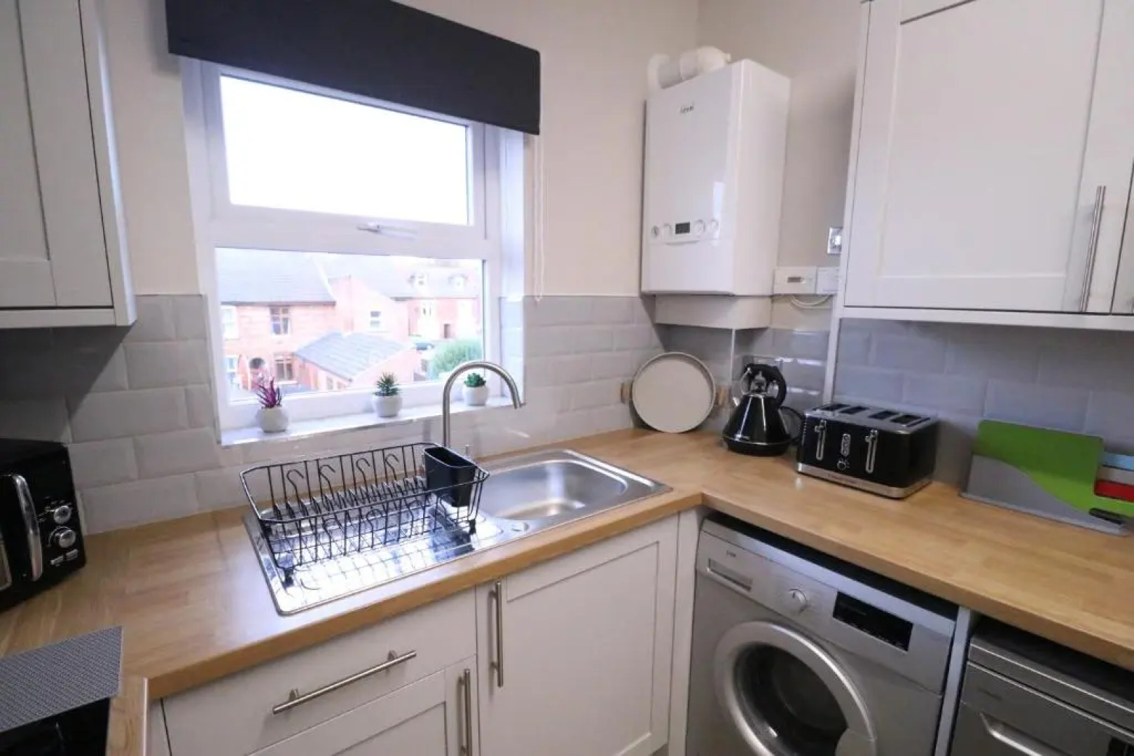 Amaya Five - Newly renovated - Very spacious - Sleeps 6 - Grantham