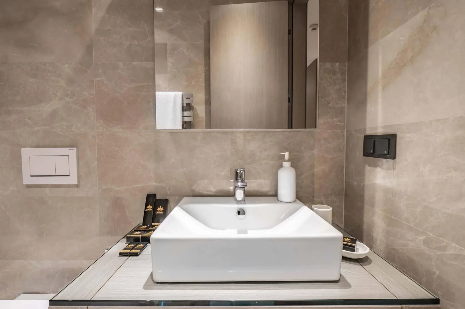 Red Rock Hotel & Suites by Selvese