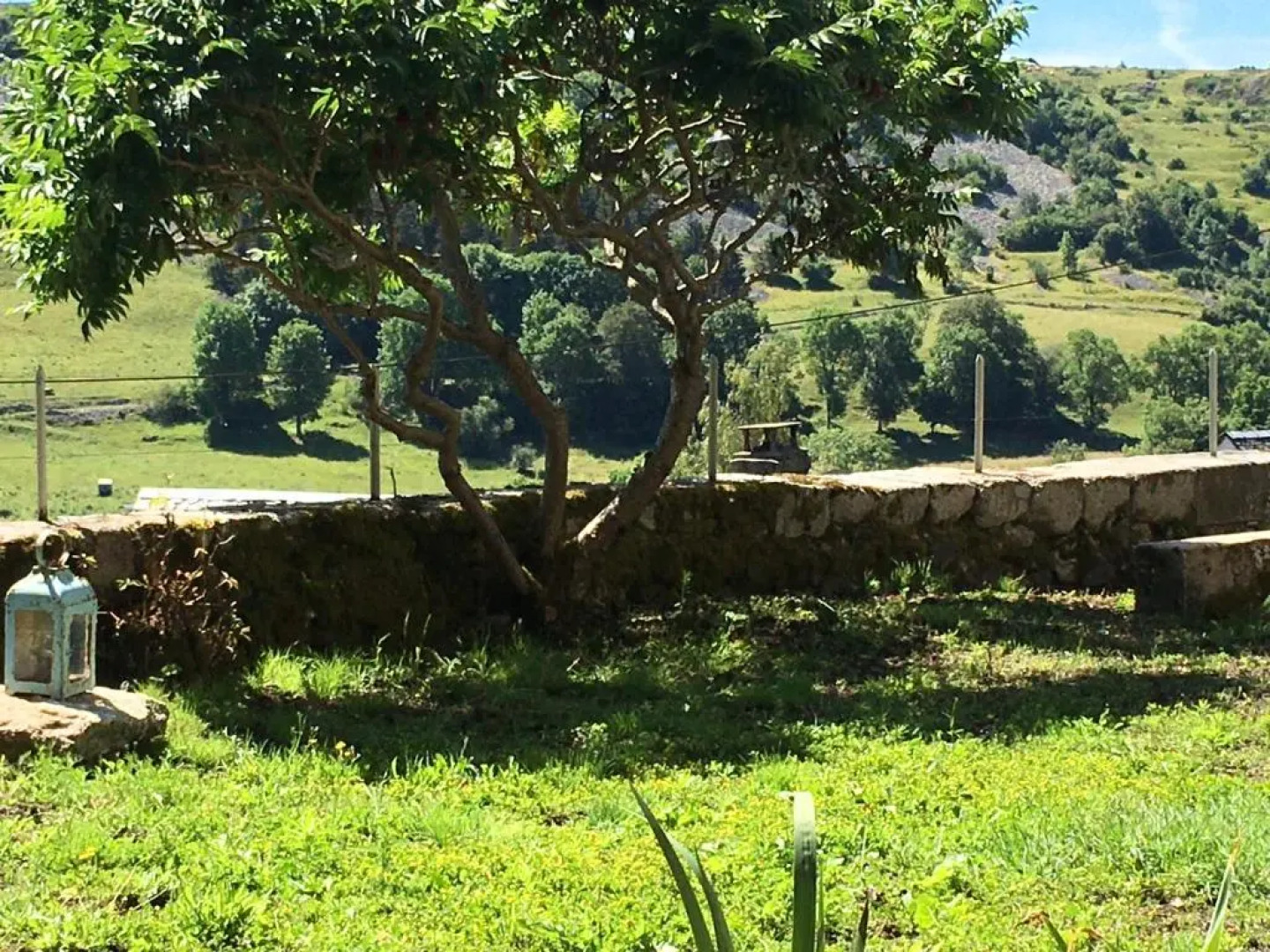 LA CURE grande maison de charme de 2 a 14 personnes