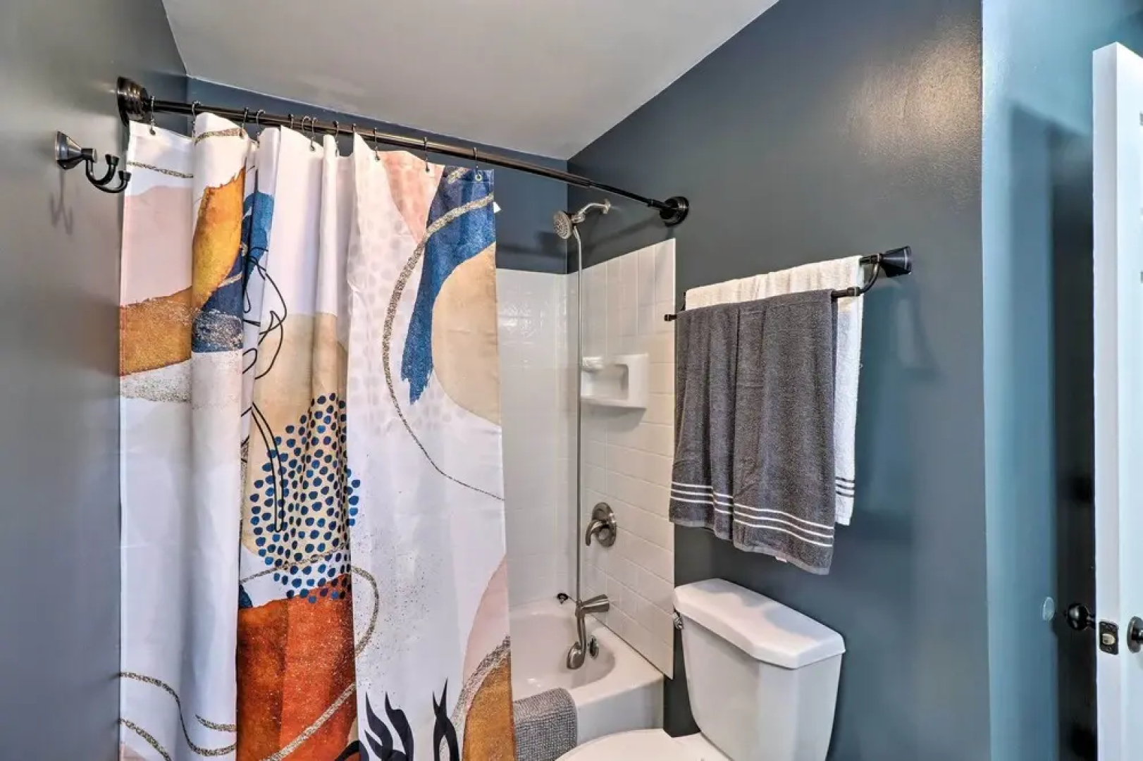 Fairfield Bay Condo w/ Patio < 5 Mi to Lake!