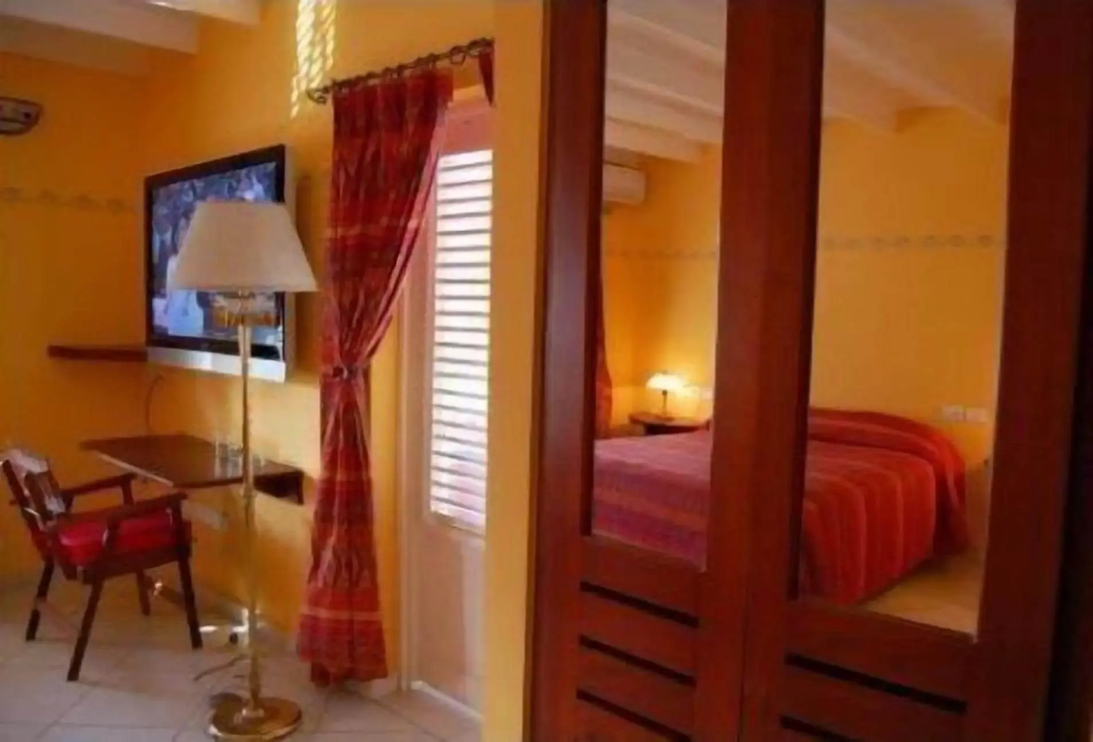 Las Cayenas Beach Hotel