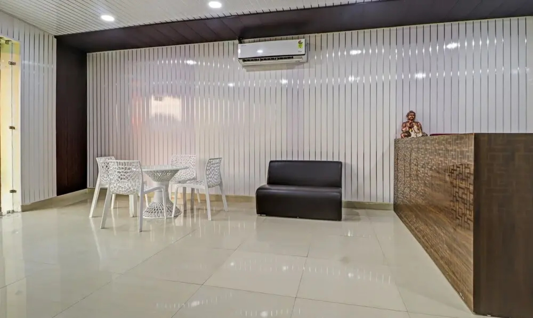 Itsy By Treebo - Divine Inn