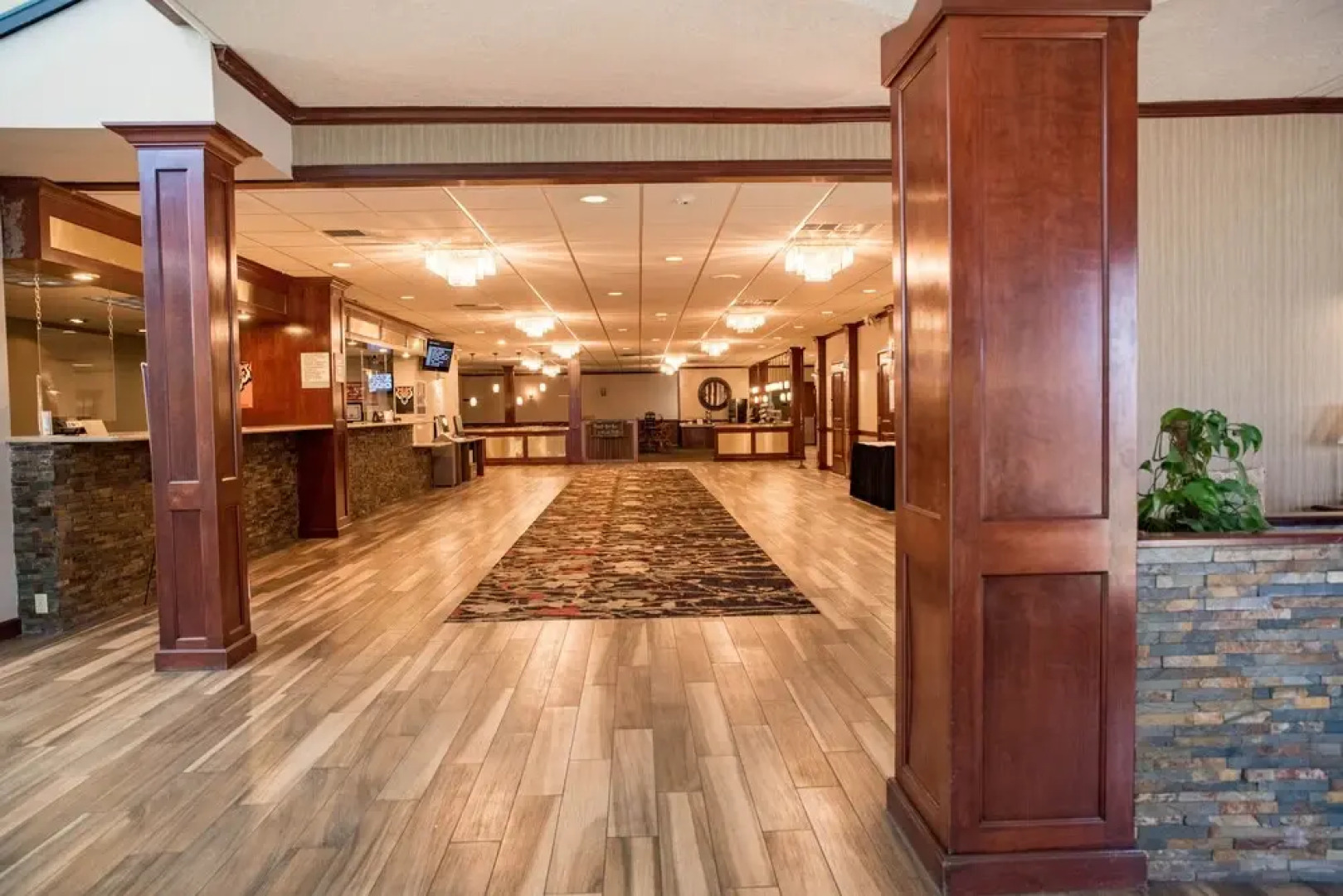 Grand Idaho Inn & Suites