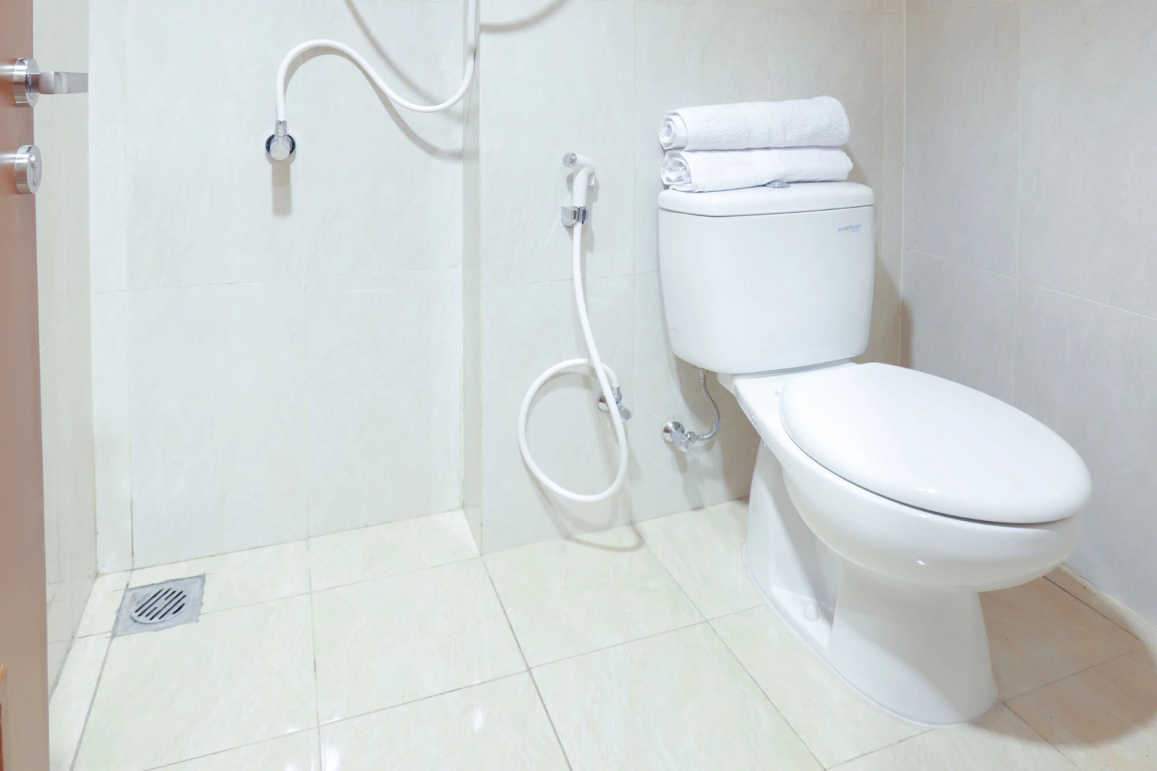 Hotel O Green Lake View Ciputat