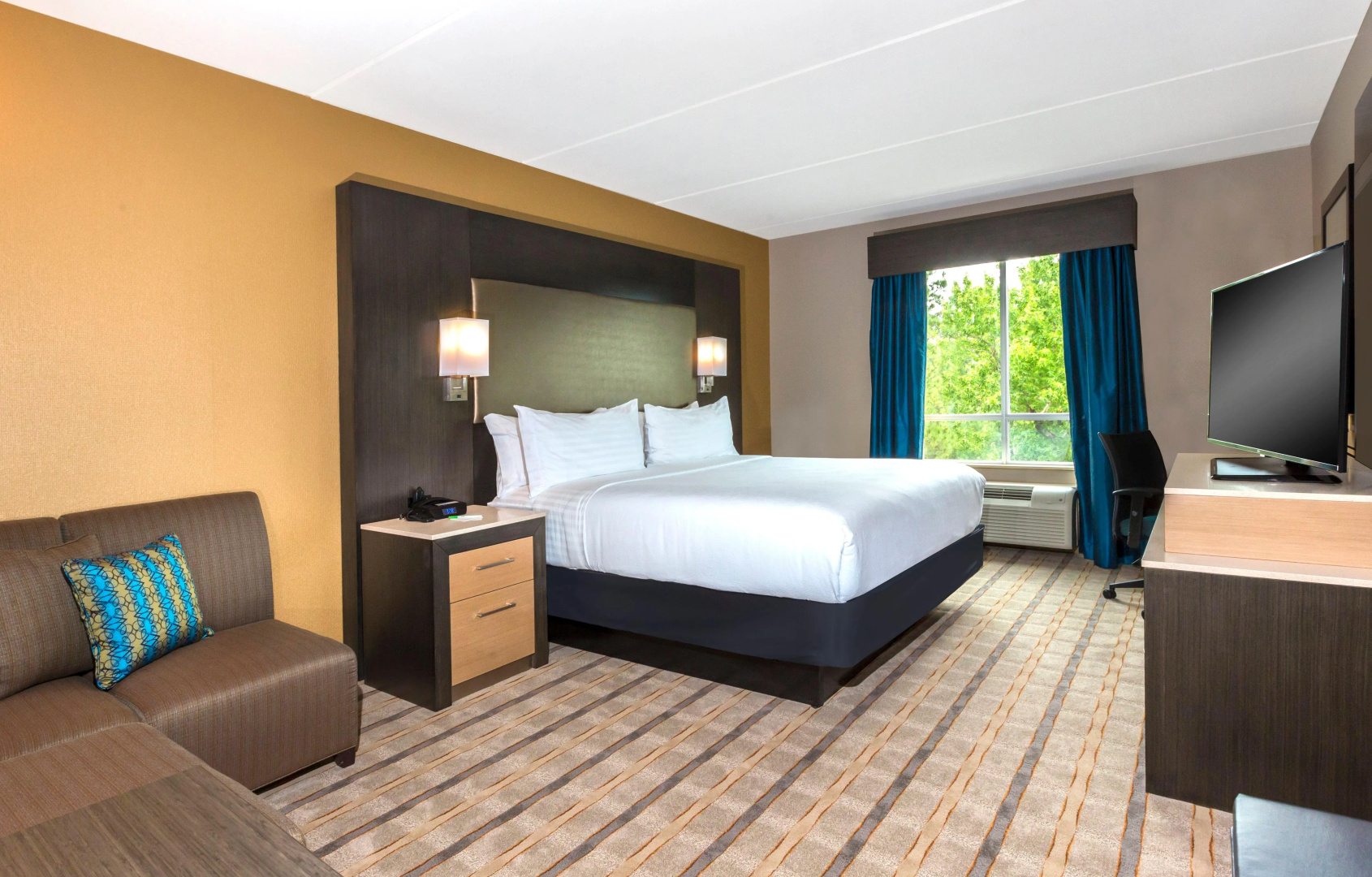 Crowne Plaza SHENANDOAH - WOODLANDS AREA by IHG