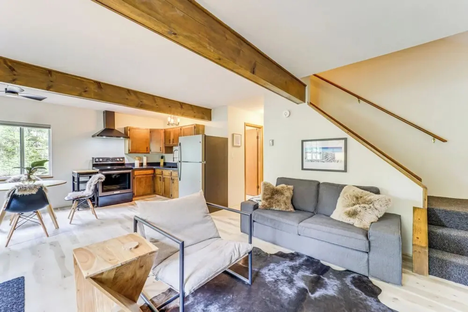 Roscommon Chalet w/ Hot Tub Near Higgins Lake!