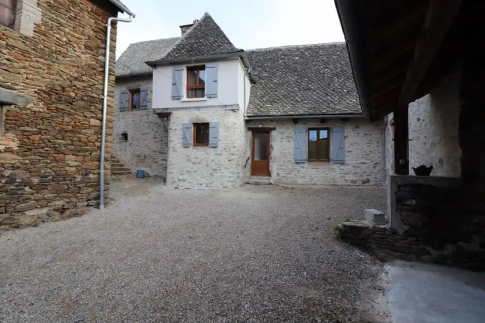 Villa With 5 Bedrooms in Vieillevie, With Wonderful Mountain View, Private Pool, Enclosed Garden - 60 km From the Slopes