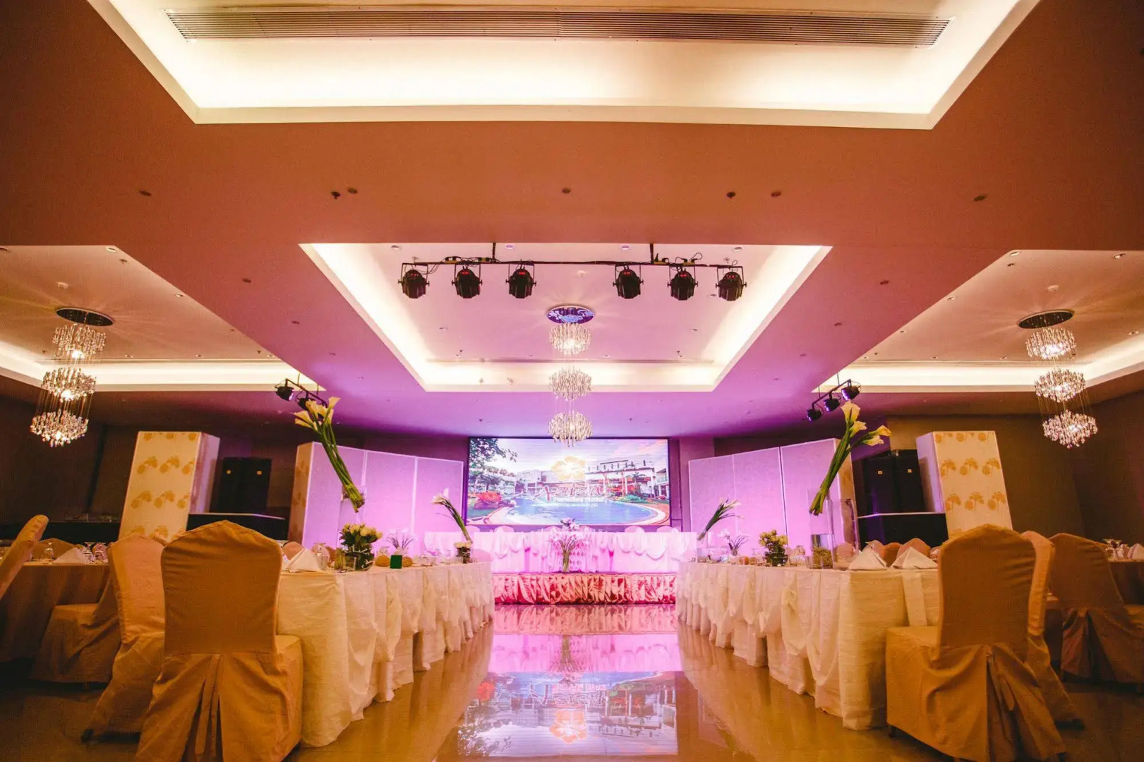 Aziza Paradise Hotel