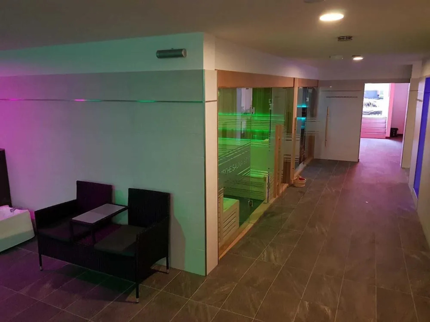 Ruhr Inn Hotel & Hostel